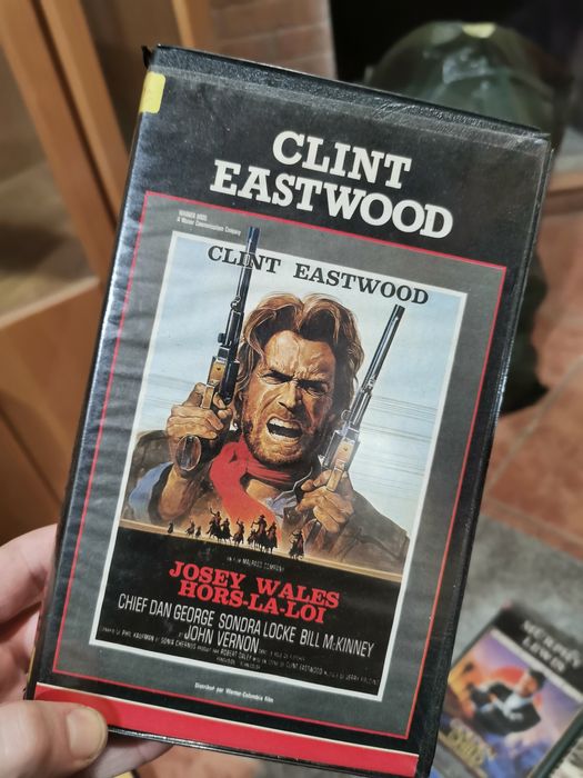 15 cassetes de filmes