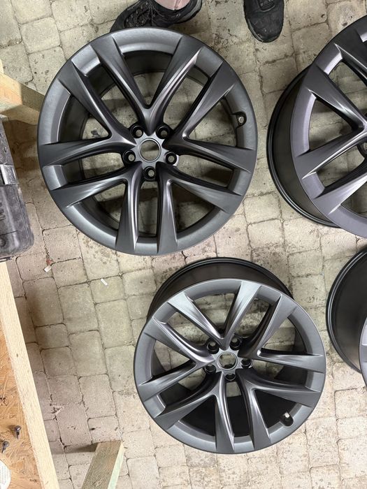 Диски R21  Tesla model s Plaid