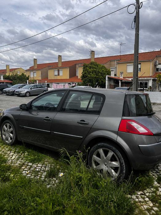 Renault Mégane II 1.5 dCi 2003 | Para Reparar | Interior Excelente