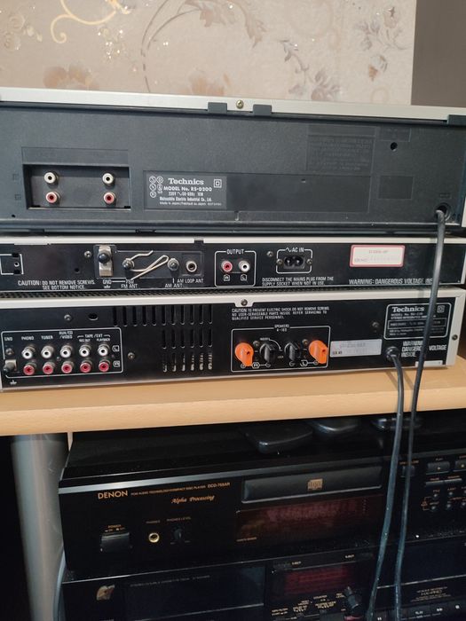 Стойка technics с колонками.