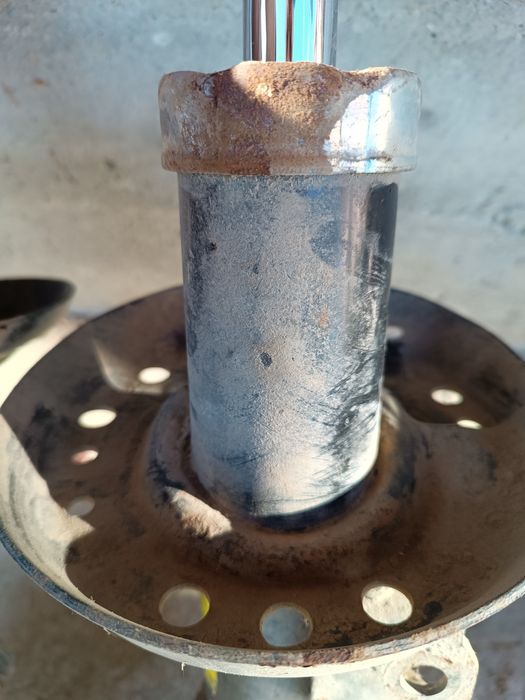 Амортизатор передній Опель зафіра с