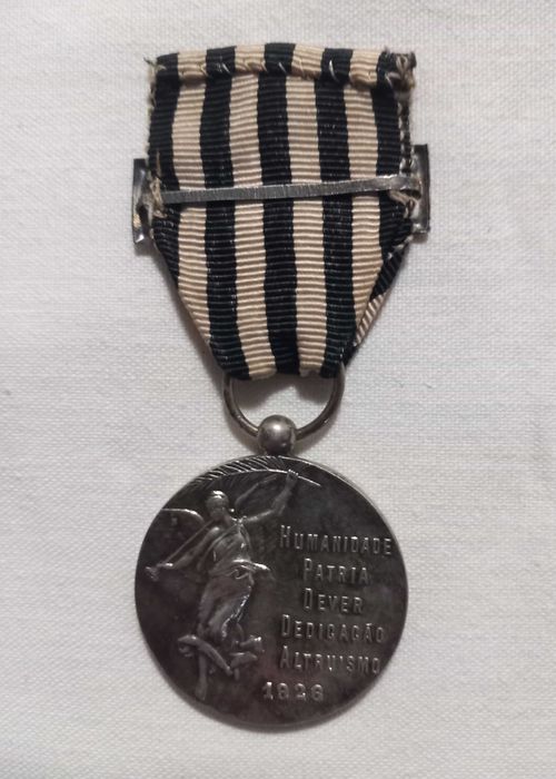 Condecoração - Medalha em prata República Portuguesa