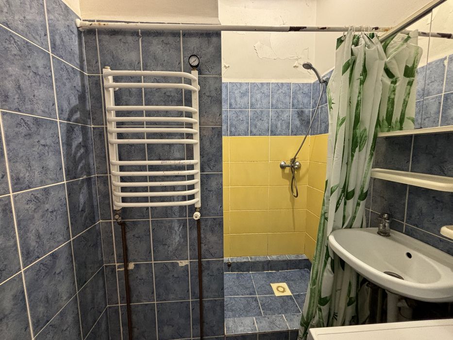 Трикімнатна квартира подобово біля собору