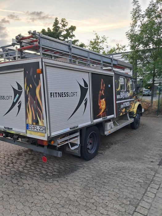 Wóz strażacki Mercedes jak nowy