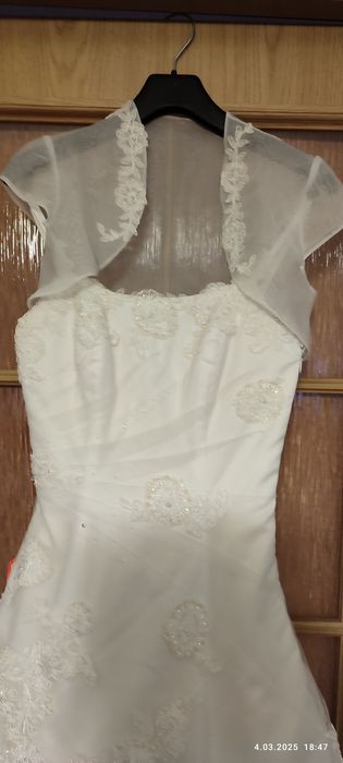 Suknia ślubna z kołem