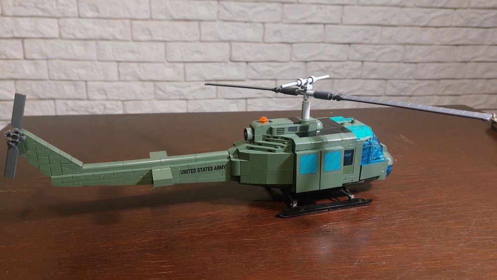 Air Cavalry-Huey złożony