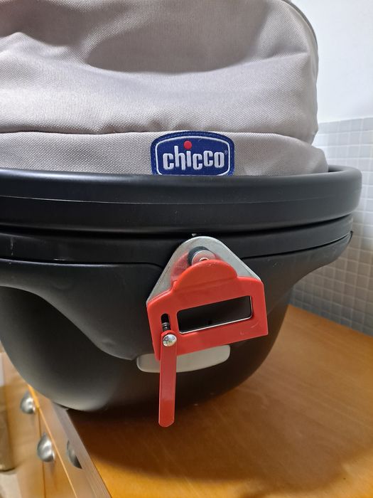 Alcofa Chicco cinza e preto