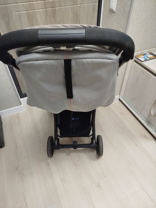 Дитяча коляска Cybex Beezy.