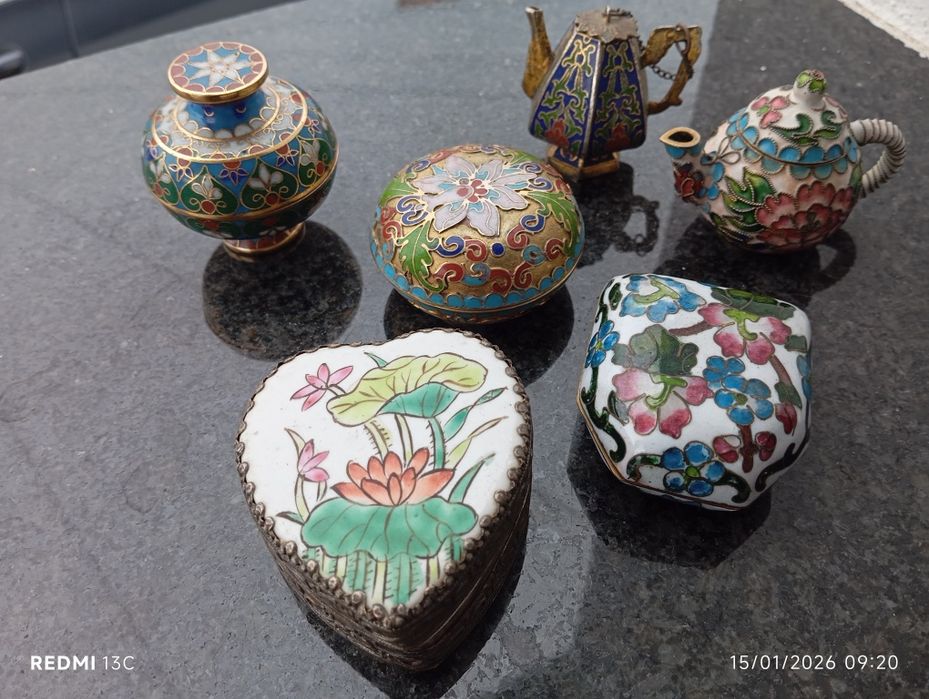 Diversas peças cloisonné