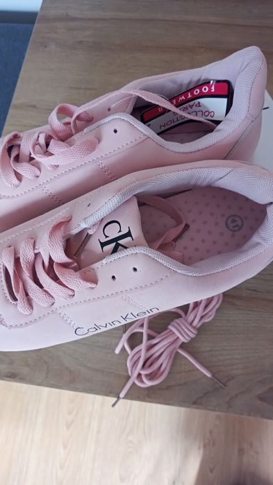 Adidasy pudrowy róż