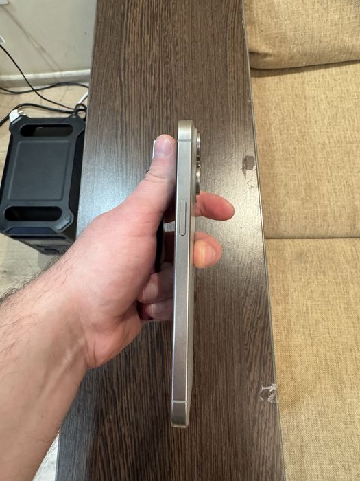 Продам iphone 15 pro max 256 natural titanium (99 аккум)