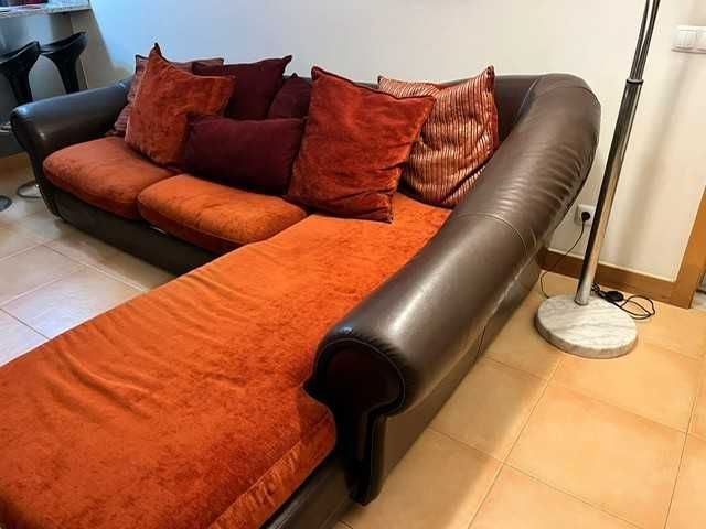 Sofá de 3 lugares com Chaise Longue - (inclui as almofadas) -  150 €