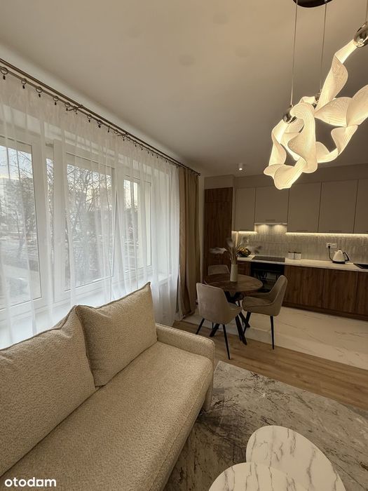 ***Trzypokojowe***Centrum***Bezpośrednio***Duży balkon**Okazyjna cena*