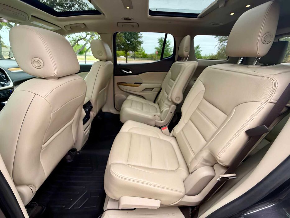 GMC Acadia Denali      2018