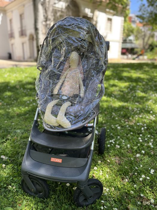Carrinho de bebé Stokke + capa de chuva + acessórios