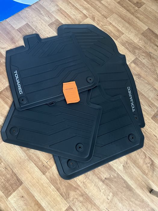 Коврики Оригінал VW Touareg ,Tiguan 3 7L 7P 76106150082V гума