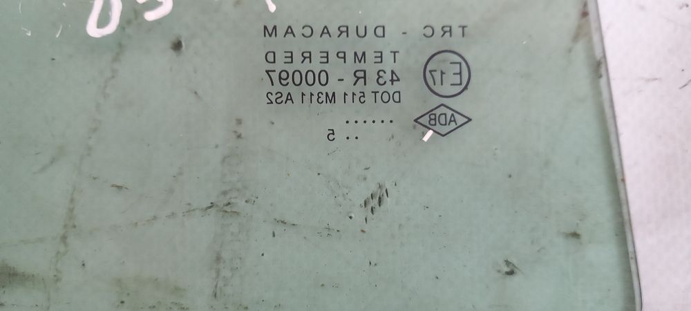 Vidro triangular da porta trás esquerdo DACIA Sandero II (5S_)