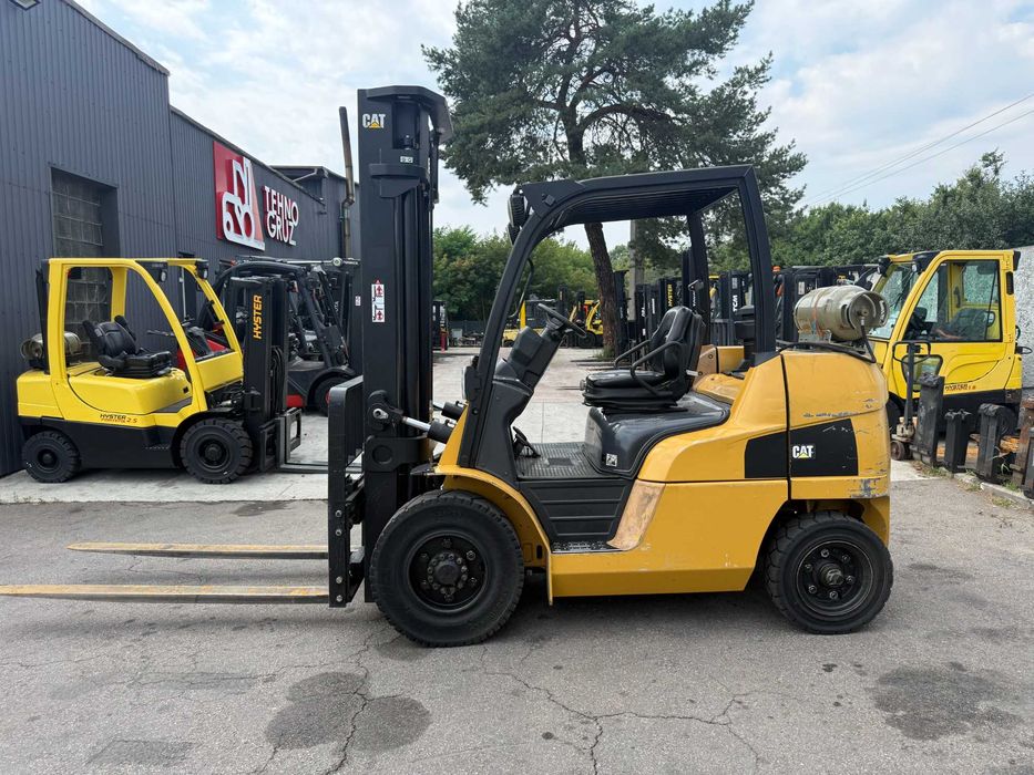 Навантажувач вилковий Caterpillar GP40