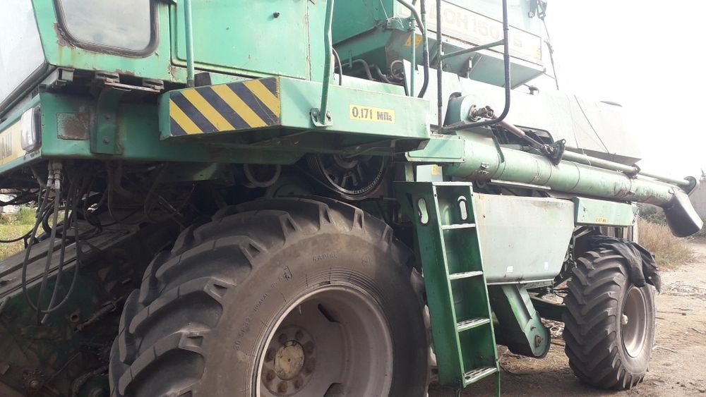 Продам комбайн Дон 1500 б