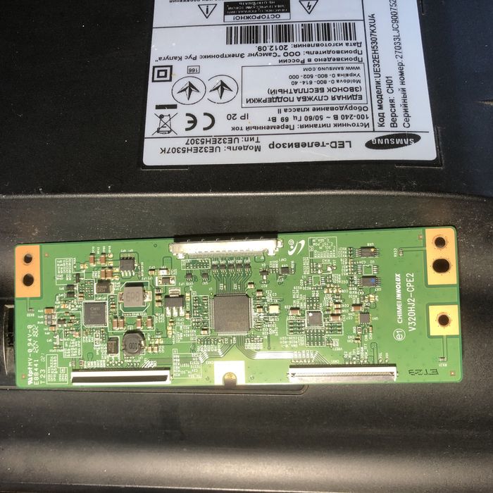 Комплектуючі до Телевізора Samsung UE32EH5307K  розбитий  екран