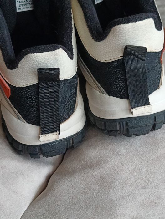 Зимние кроссовки