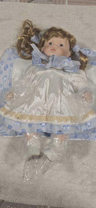 Bonecas de porcelana