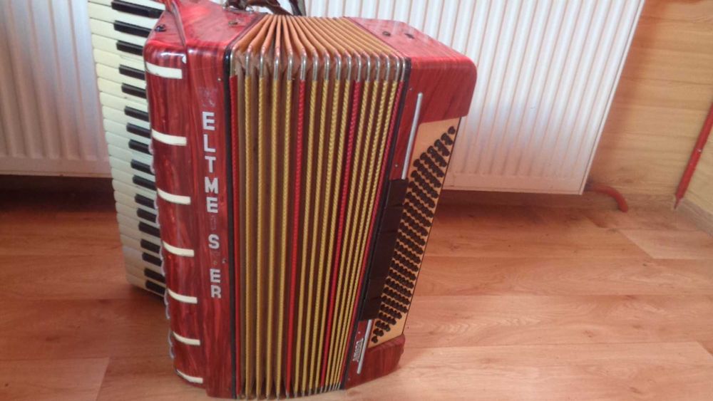 Sprzedam akordeon Weltmeister Amigo 120 basów