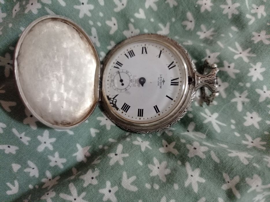 Relógio de coleção andar no bolso de homem felicitas da base metal sobiss