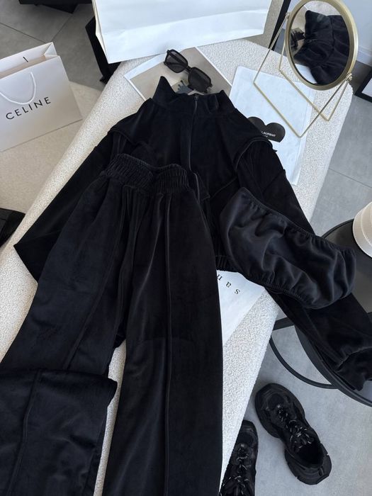 Костюм жіночий трійка