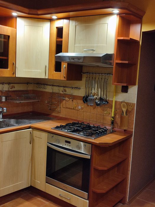 Meble kuchenne z wyposażeniem