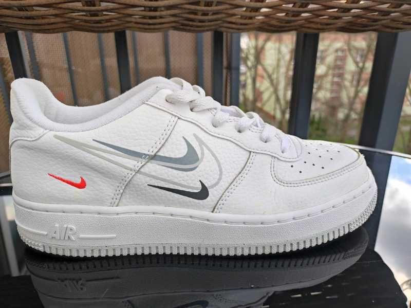 - Nike Air Force - Sneakersy r. 38,5