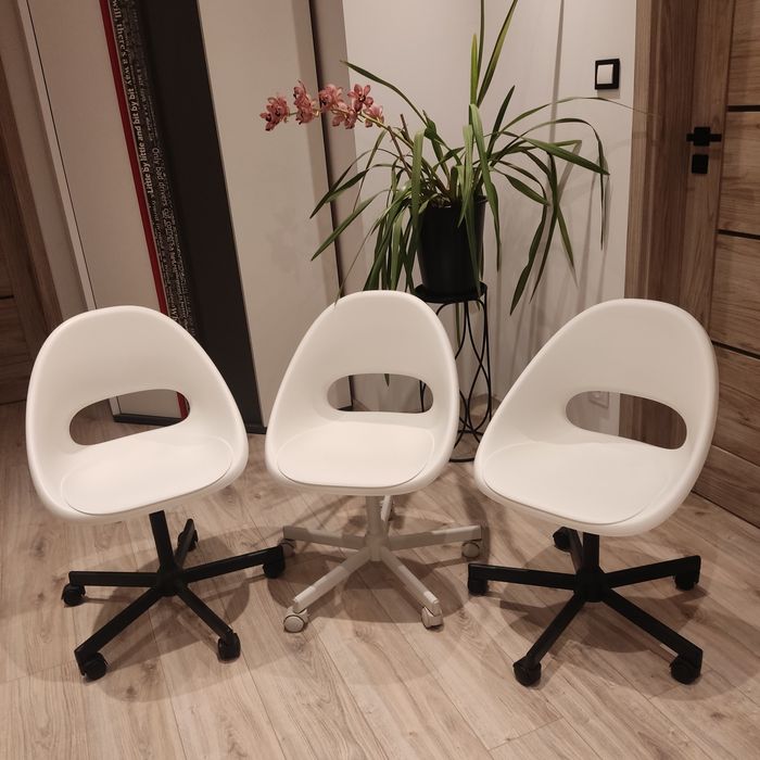 Sprzedam krzesła obrotowe LOBERGET MALSKAR  IKEA ,stan niemal idealny.