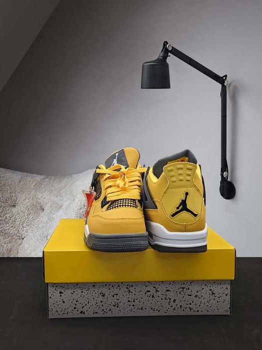 Jordan_4_Retro_Lightning_Rozmiar 37.5