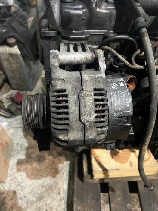 Генератор Фольксваген транспортер Т-4 2.4 90а. Vw