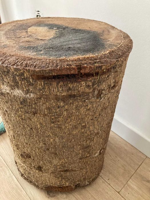 banco ou mesa de apoio tronco de madeira