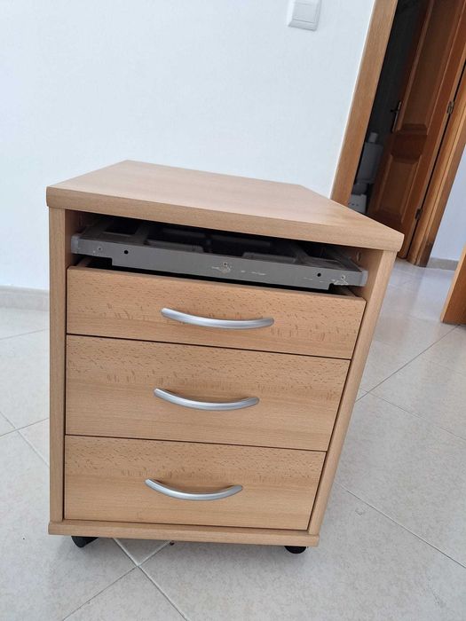 Mobilia usada e em bom estado