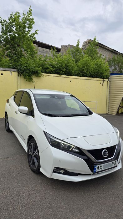 Авто Nissan Leaf