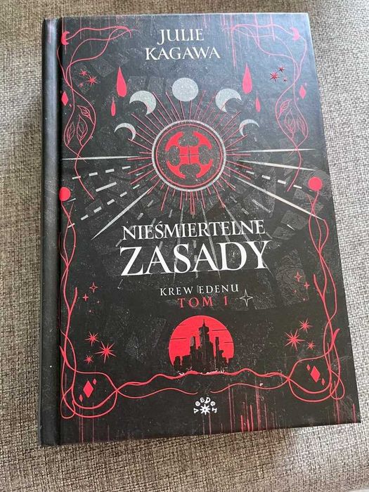 Nieśmiertelne Zasady - Julie Kagwa - Vesper