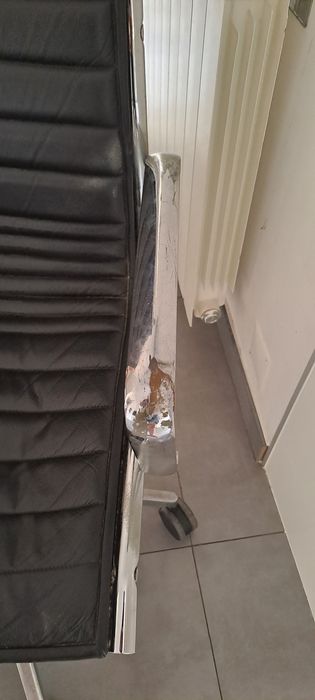 Cadeira de secretária em pele