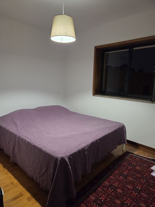 Cama IKEA VEVELSTAD branca 160x200 cm com estrado