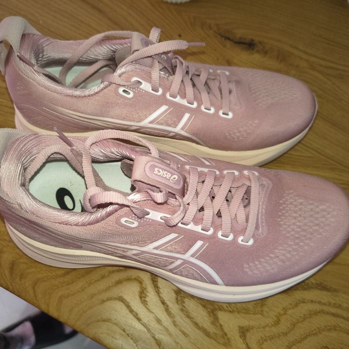 Buty Asics Gel Kyano 32