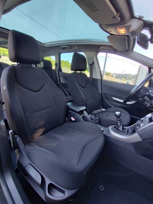 Peugeot 308SW 1.6HDI Executive CMV6