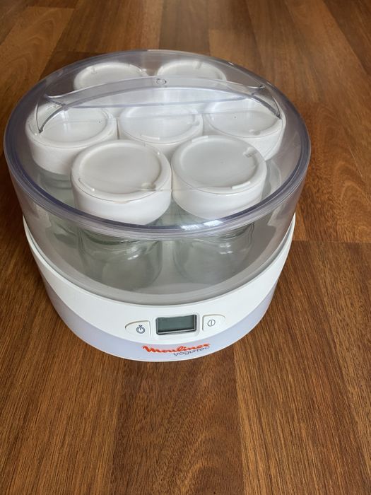 Продам йогуртницу Moulinex YG 230
