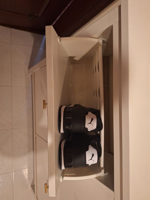 Sapateira Hemnes como nova