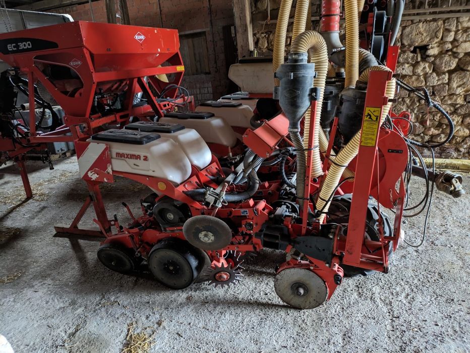 Siewnik do kukurydzy kuhn maxima 2ti plus zbiornik Ec300 6 rzedów