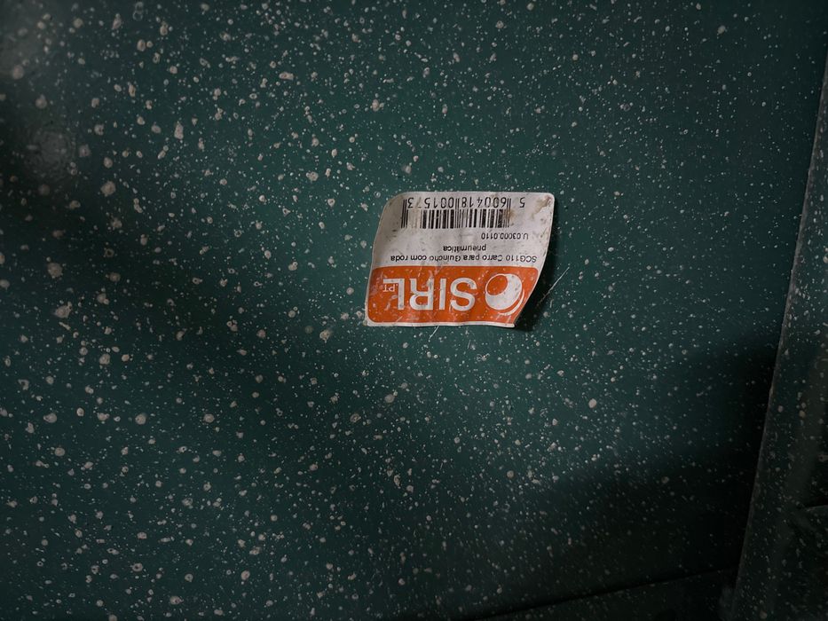 Carinho de mão. Para grua. Ou quinhcho