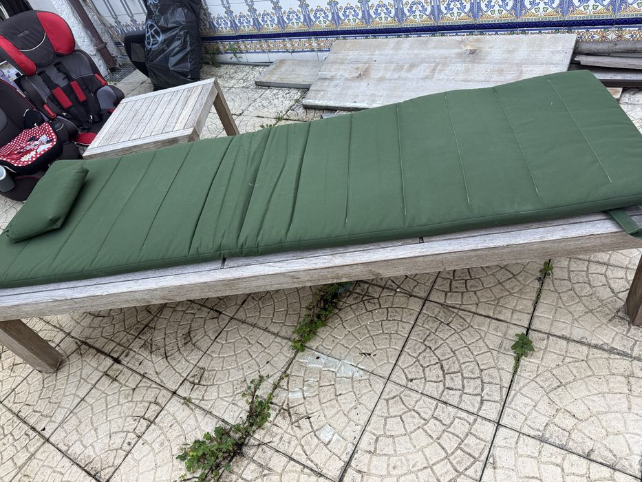 Conjunto de espreguiçadeiras + mesa