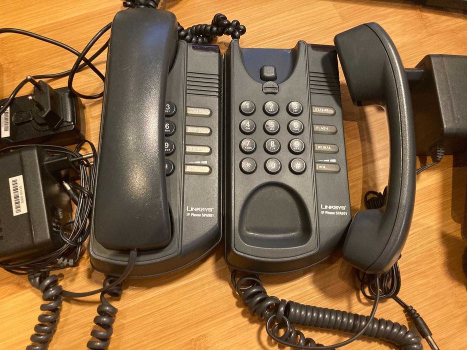 IP телефоны: Snom/Linksys , IP шлюз Linksys , факс ( в ассортіменте)