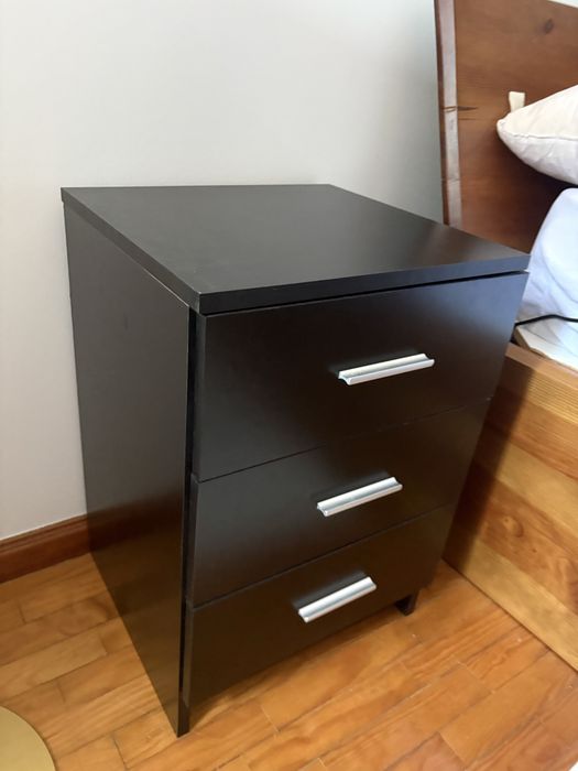 Conjunto de Mesas de Cabeceira Pretas