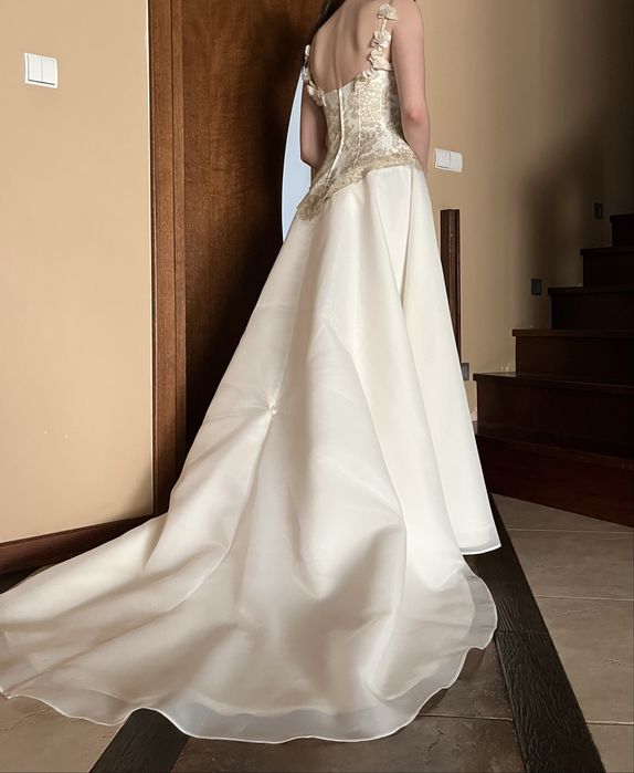 Francuska suknia ślubna marki Cymbeline Paris